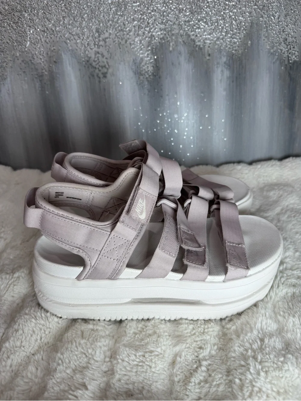 Nike Women’s Icon Classic Sandals in Platinum Violet - Picture 4 of 8